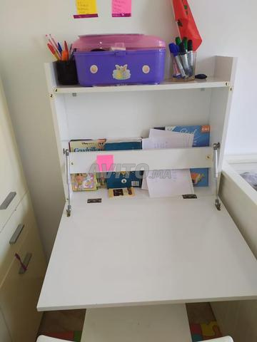 Bureau avec bibliothèque et tableau - 2