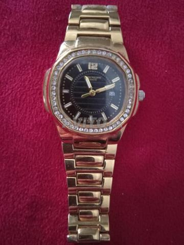 ساعة فاشرون كونستانتين