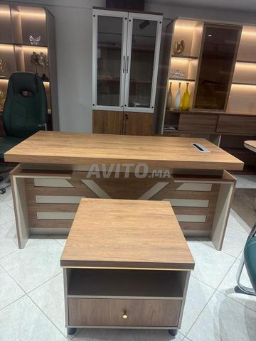 Bureaux importés alliant luxe et fonctionnalité - 2