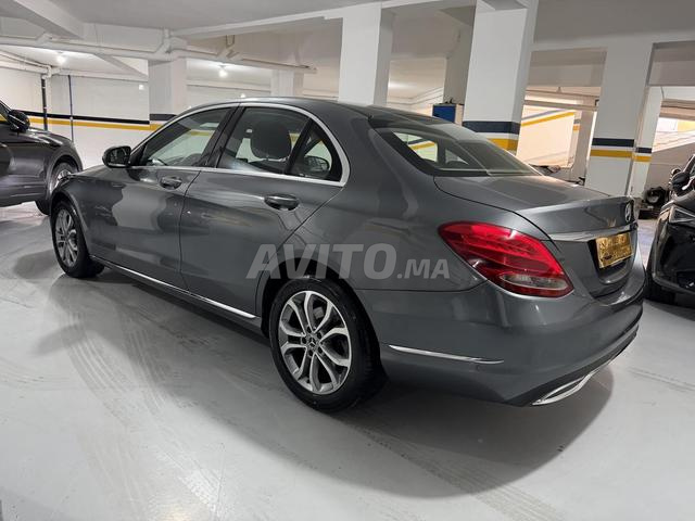 Mercedes-Benz 200 Diesel Automatique 2018 à Rabat