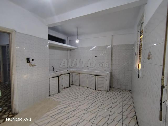 JOLI APPART 2ÈME ÉTAGE 3500 DH 3 FACES