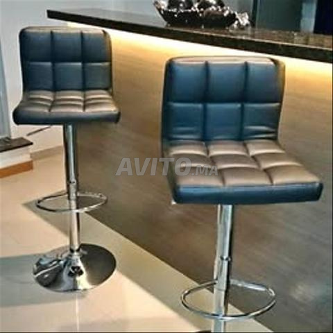 Tabouret de bar disponible à bon prix - 2