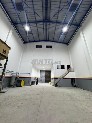 Usine dépôt local à vendre