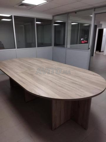 Table de réunion – Design moderne pour espaces de travail professionnels ✨