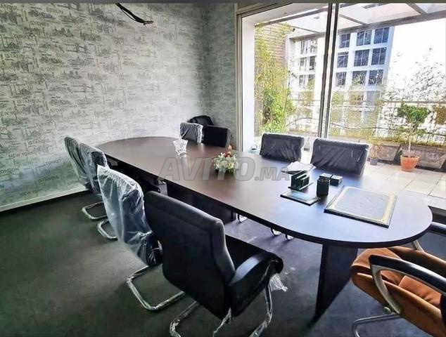 طاولة اجتماعات – تصميم عصري لمساحات عمل احترافية ✨ - 2