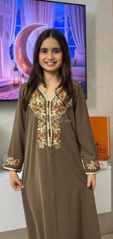 قفطان بنات صغار مطرز رائع بجميع المقاسات