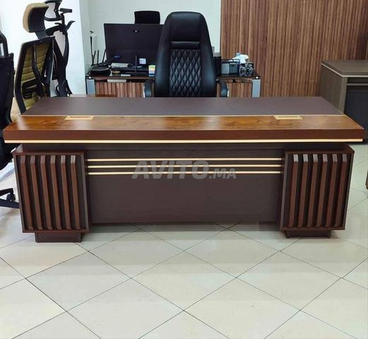 🔥 Élevez votre espace avec un bureau alliant élégance et professionnalisme 🔥