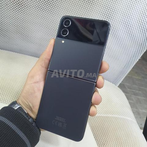 Samsung Z flip 4 / 256 Go - 2