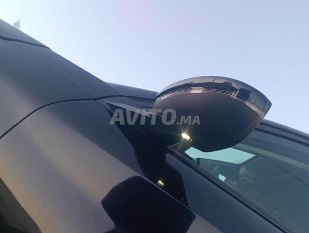 Peugeot 208 2022 première main - 2