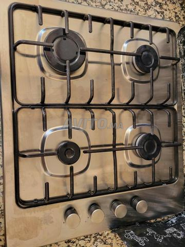 رخام مع رافعة وثلاثي وخزائن - 2