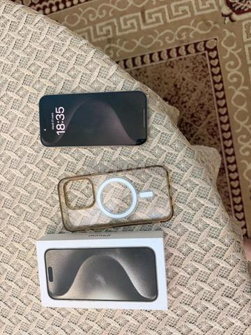 Iphone 15 pro 128go en bon état 85 batterie