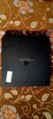 PS4 SLIM encore propre avec 2 manettes - 2