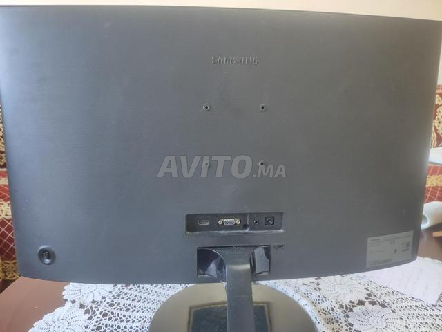 Moniteur Samsung incurvé 27'' Noir - C27F390 - 2
