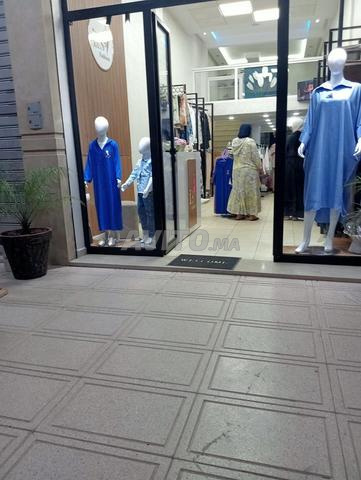 Local prêt à vendre pour vêtements femmes et enfants - 2
