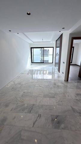 Grand Studio Neuf Avec Piscine et Gym