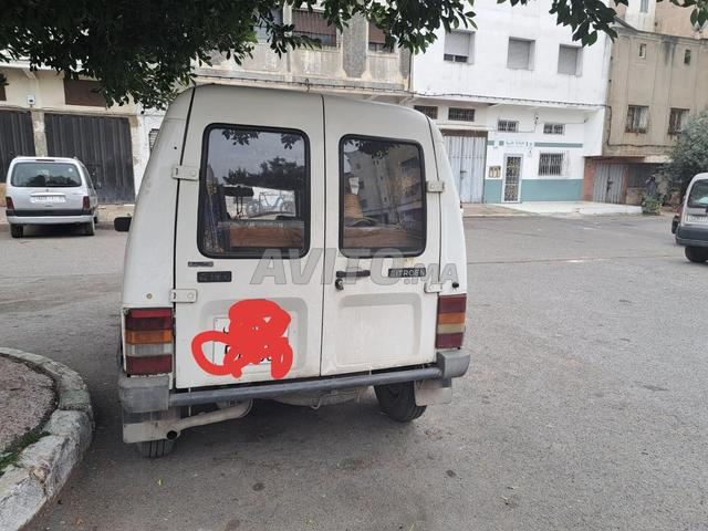 C15 modèle 2006 prix 40000 DH