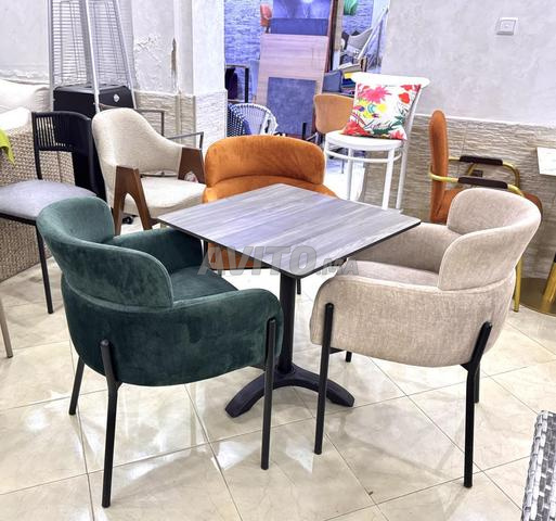 Chaise et table café 2026 - 2