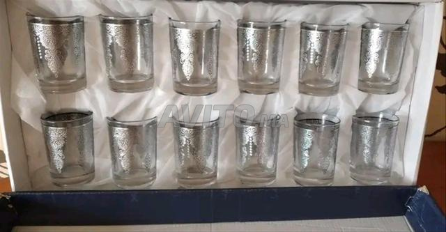 12 boîtes restantes neuves, qui en veut bienvenue