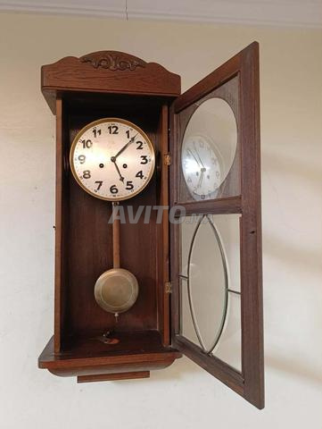 ساعة حائط ميكانيكية تحفة صنع ألمانيا وتعمل جيدا . - 2