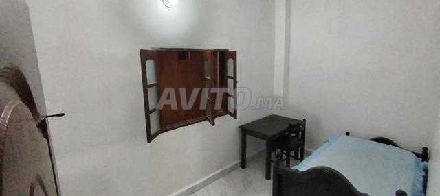 Chambre meublée pour fille proche du tram - 2