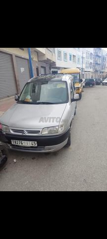 Voiture familiale pratique, taxe 700 dirhams - 2