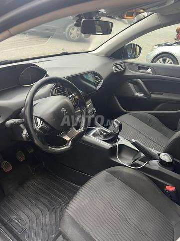 Peugeot 308 modèle 2018/12/28 - 2