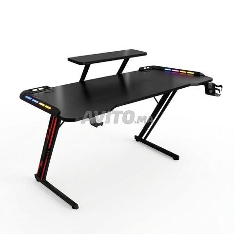 مكتب ألعاب RGB جديد بعلبته - 2