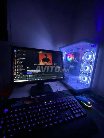 PC gamer avec tout pour lui
