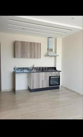 STUDIO VIDE À LOUER QUARTIER MAARIF - 2