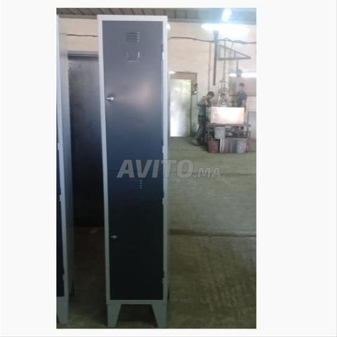 Vestiaire métallique moderne pour bureaux - 2