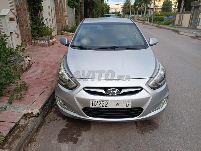 Hyundai Accent 2016-Diesel-Automatique-137600km - 2