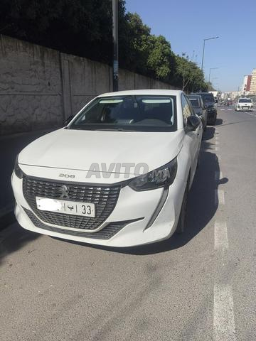 Peugeot 208 blanche – Modèle 2022 à vendre - 2