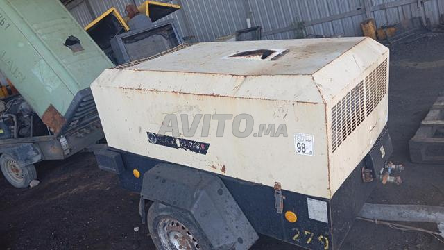 Tractopelle CAZ 2002 importé - 2