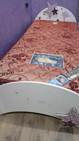 سرير أطفال وقاعدة ومرتبة - 2