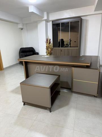 Chaise ergonomique confortable idéale pour longues heures de travail.