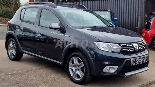 سانديرو ستيبواي - حالة ممتازة - كيلومترات قليلة