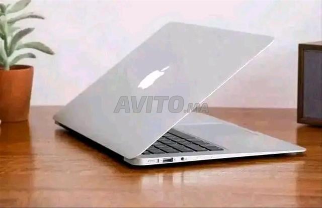 MacBook i7 Slime air Ram 8 Disc 256 SSD
