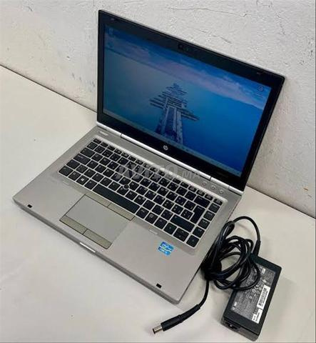 hp i7 EliteBook Ram 8 Disc SSD