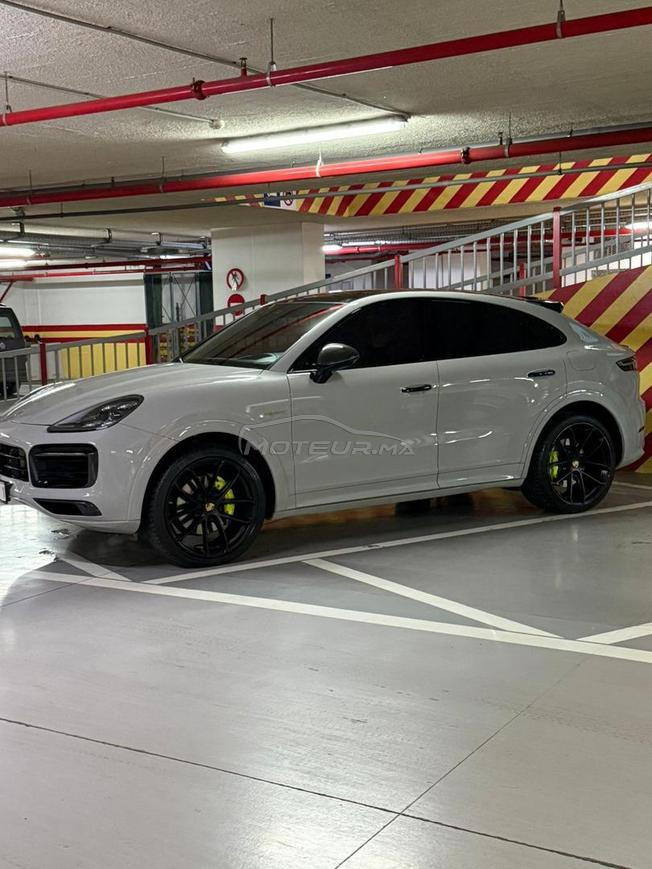 Porsche Cayenne Hybride Automatique 2022 à Tanger