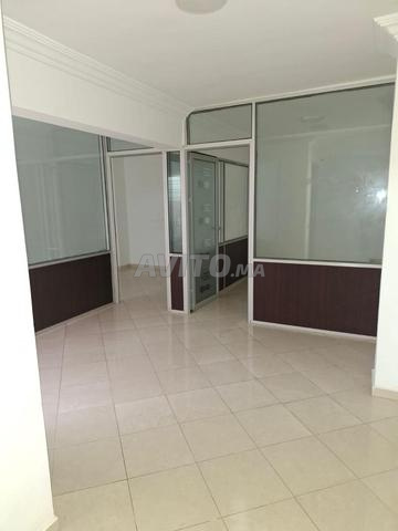 مكتب للإيجار في المدينة العليا بـ كينيترا