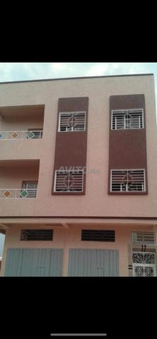 Chambre à louer avec cuisine équipée partagée pour filles uniquement - image 4