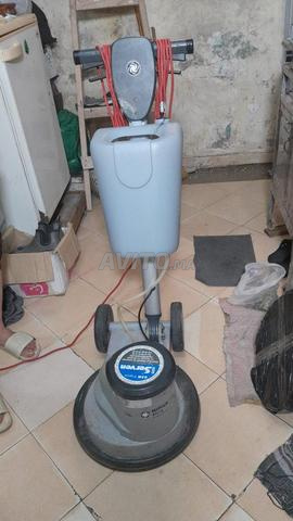 MONOBROSSE NILFISK en très bon état - 2