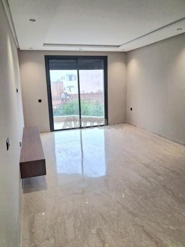 استوديو فارغ للإيجار – 50 متر مربع – واحة