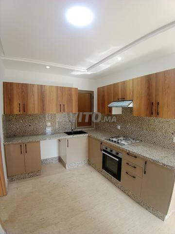 Appartement vide à louer Casablanca Roche noir