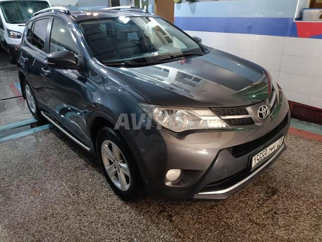 Toyota Rav4 automatique 2015 à Fès