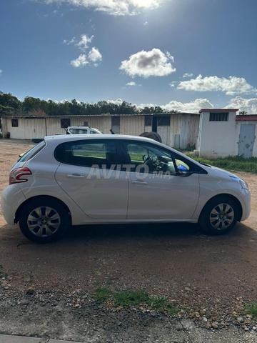 Peugeot 208 Essence Manuelle 2013 à Casablanca - 2