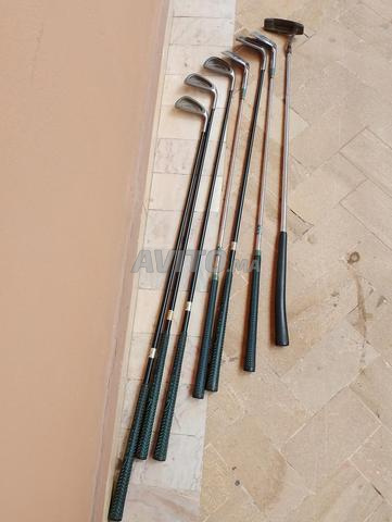 Sac de Golf original et 6 clubs et 20 balles. - 2