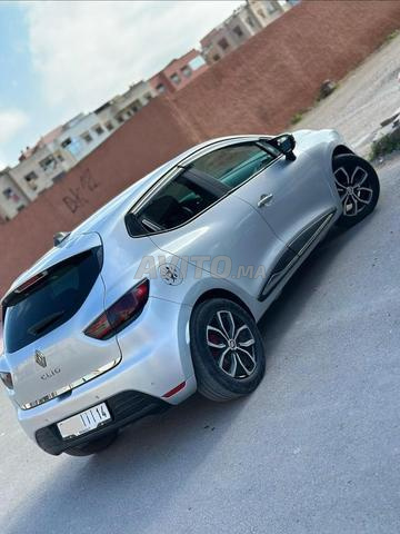 Clio 4 modèle 2021 diesel en bon état