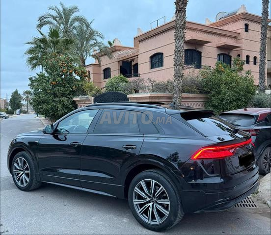 Audi Q8 S-Line - 2