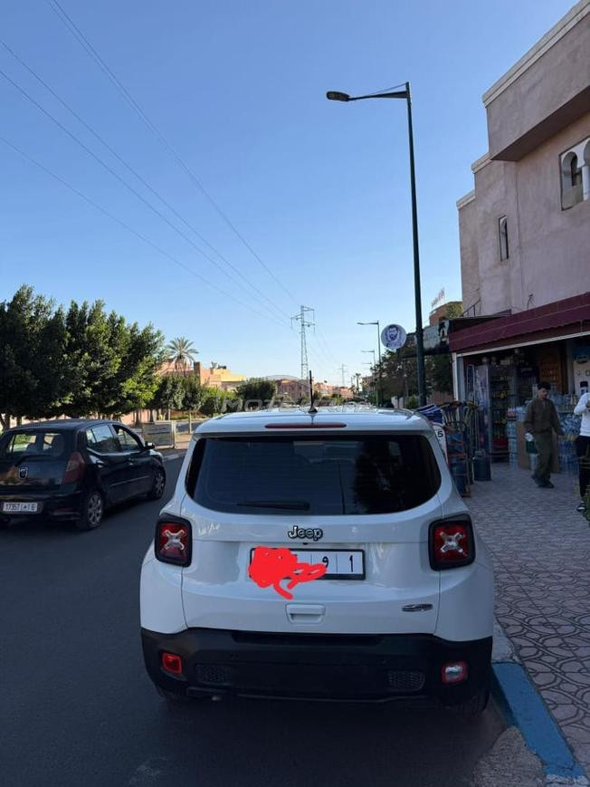 سيارة للبيع
